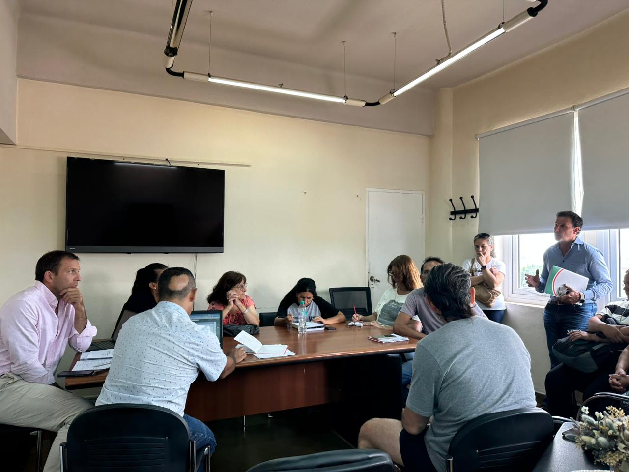 Colectivos: El Defensor del Pueblo, junto a vecinos, solicitó que se atiendan las deficiencias que se registran en el servicio