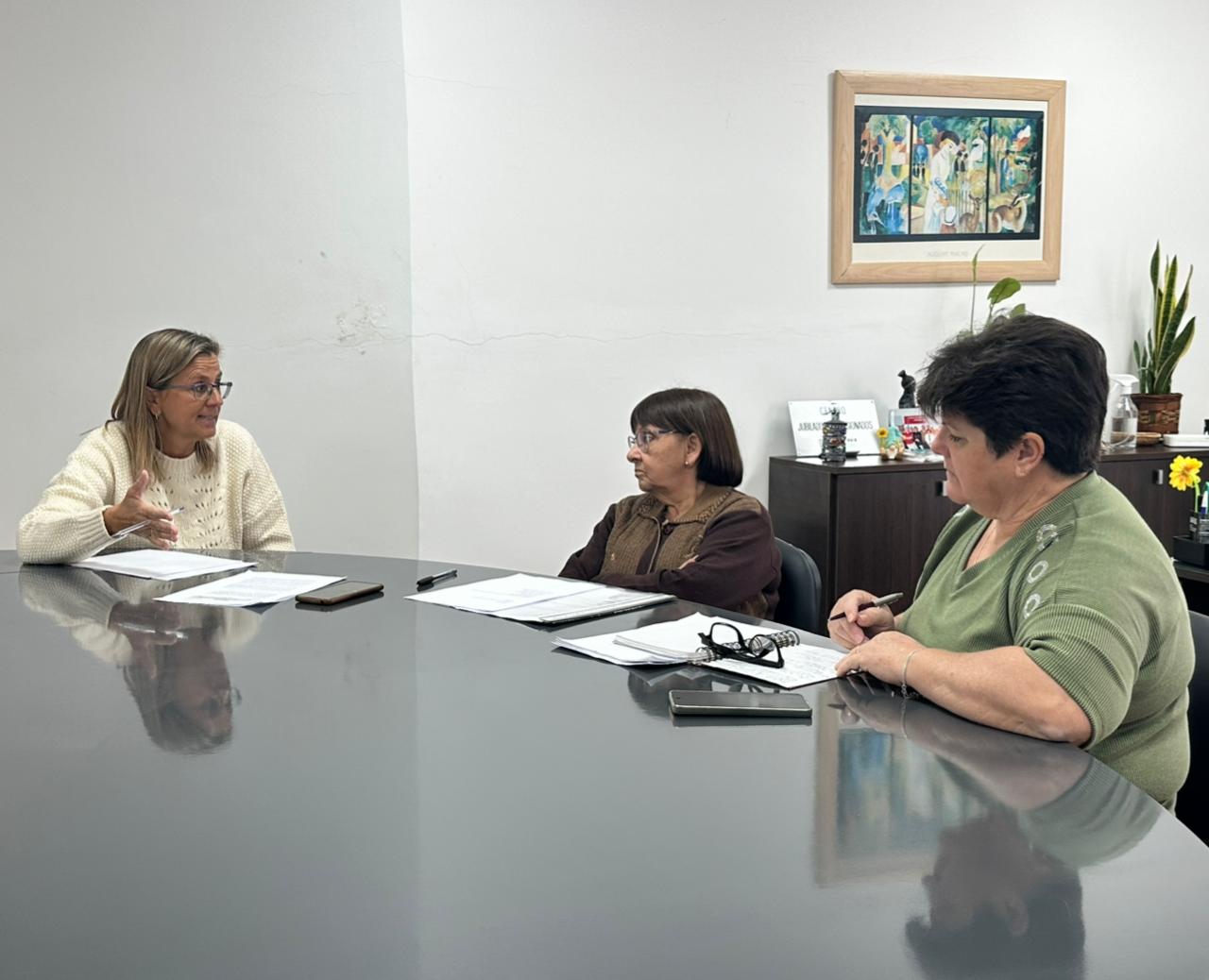 La Defensora López estuvo en el Centro de Jubilados y Pensionados Provinciales de Paraná