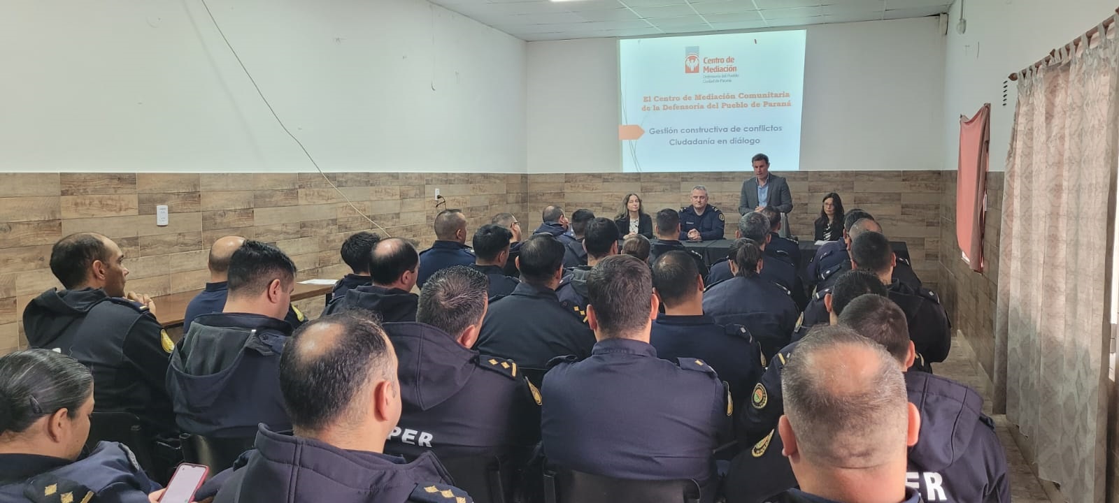 Reunión con jefes de comisarías para coordinar la derivación de conflictos vecinales al Centro de Mediación